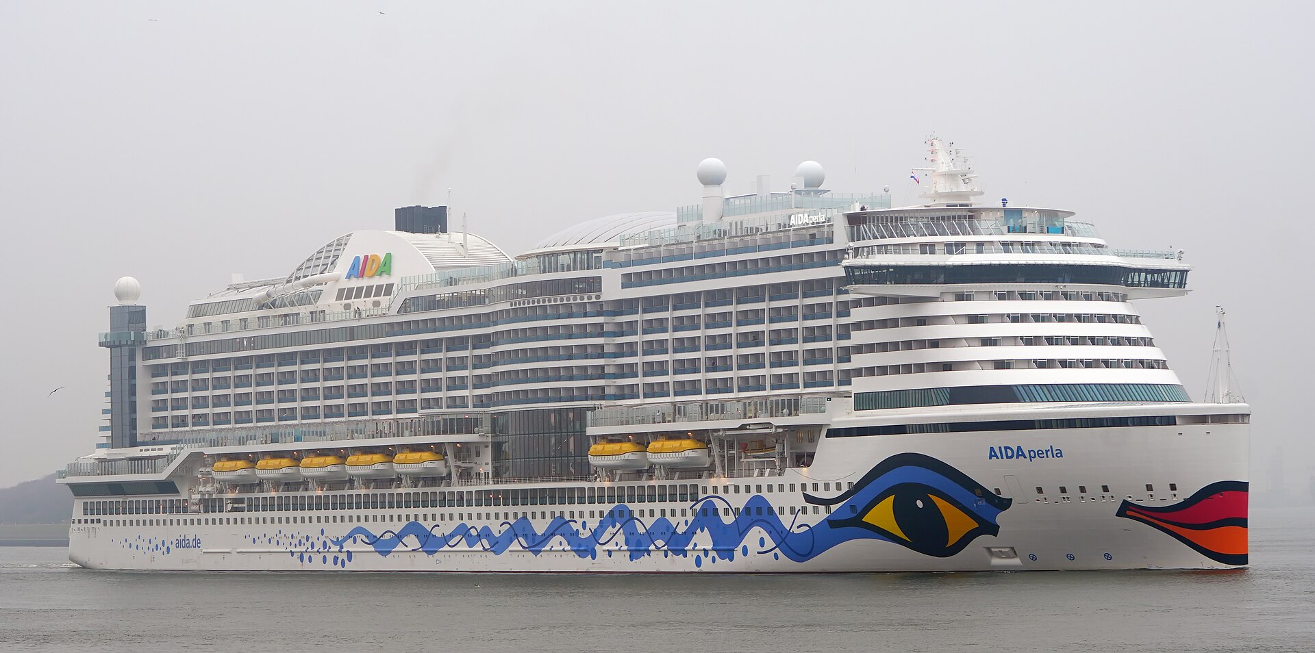Das Kreuzfahrtschiff AIDAperla der Reederei AIDA Cruises